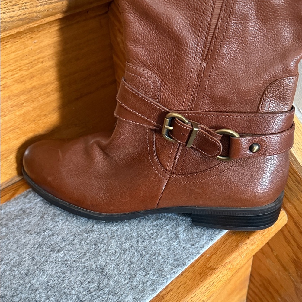 Naturalized Brown Leather Knee-High Boots - Picture 4 of 10